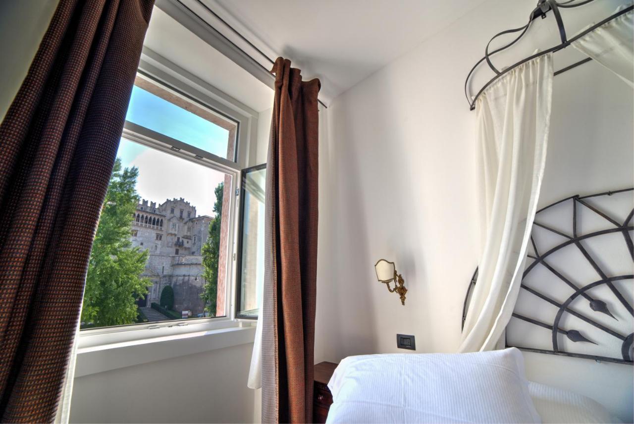 Rooms Alla Loggia Del Castello Trento Bagian luar foto
